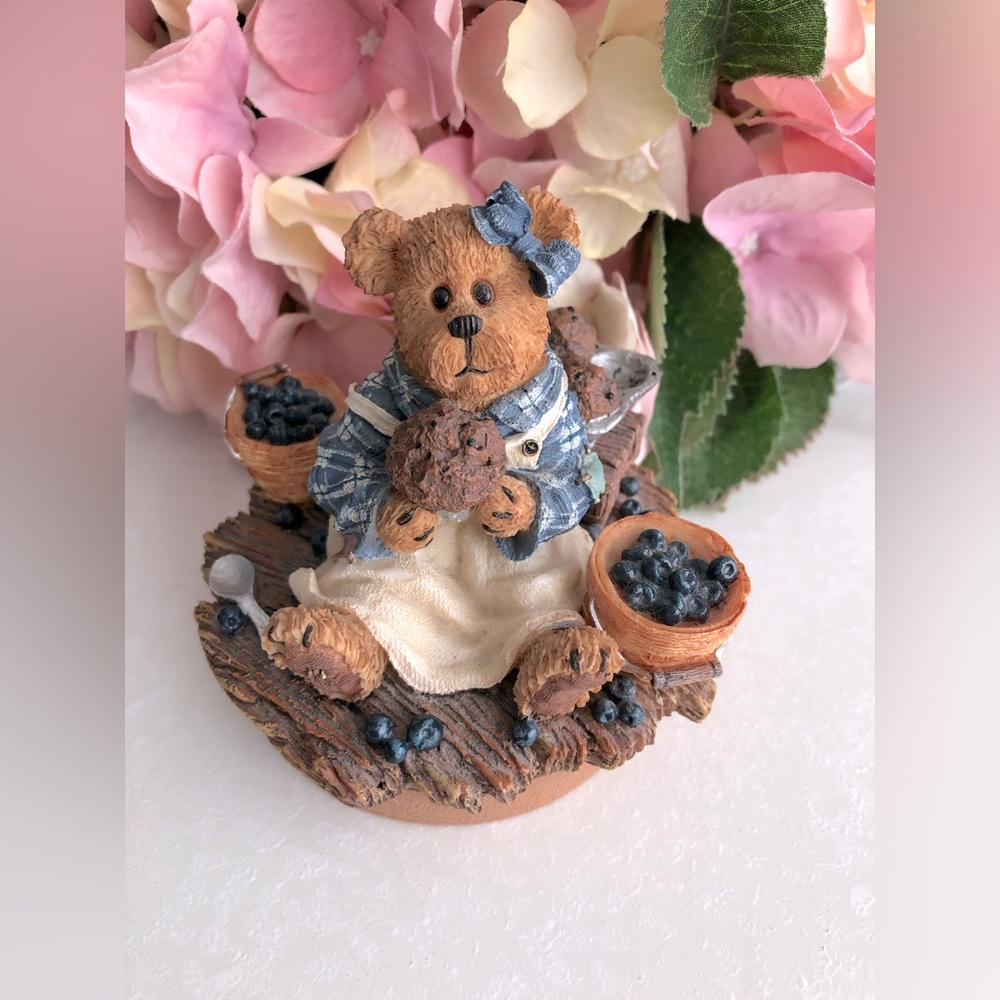 Boyds/Yankee Candle “Muffin B. Bluebeary” The Boysenbeary Patch - Picture 9 of 9